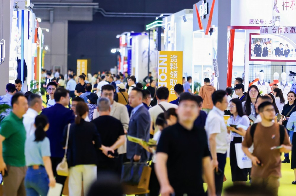 2025 LINK職業(yè)裝·團(tuán)服展上海展圓滿落幕，商貿(mào)、潮流與未來在此交匯！